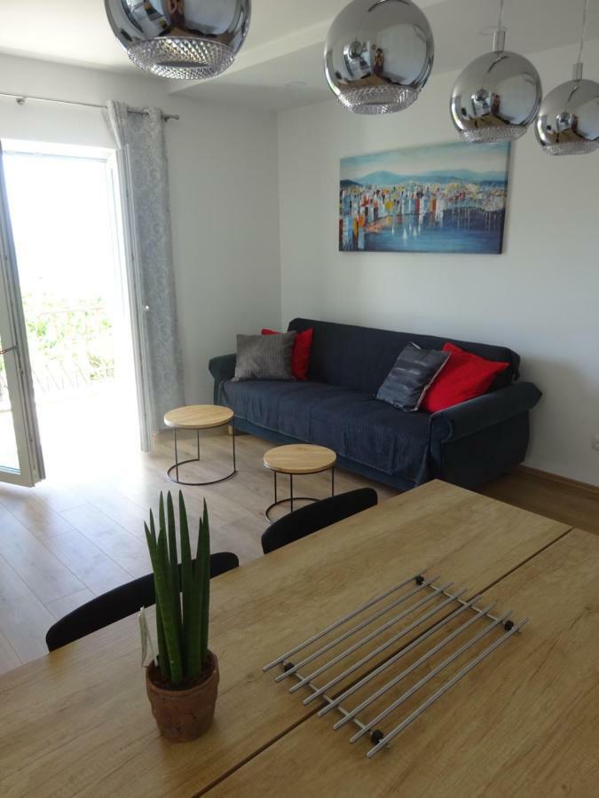 Apartment Duce Omis Exterior photo